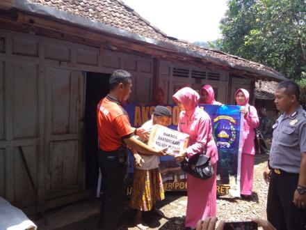 Jalin Silaturrahmi, Polsek Pleret Adakan Bakti Sosial