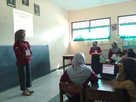 Bantu Jaga Kesehatan, Mahasiswa PBL Stikes Surya Gobal adakan Penyuluhan Jajanan Sehat