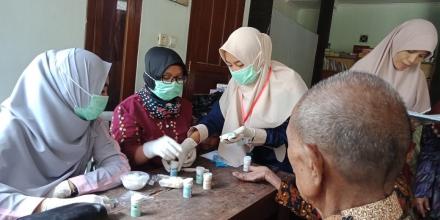 Cek Kesehatan Bagi Lansia Di Dusun Ploso